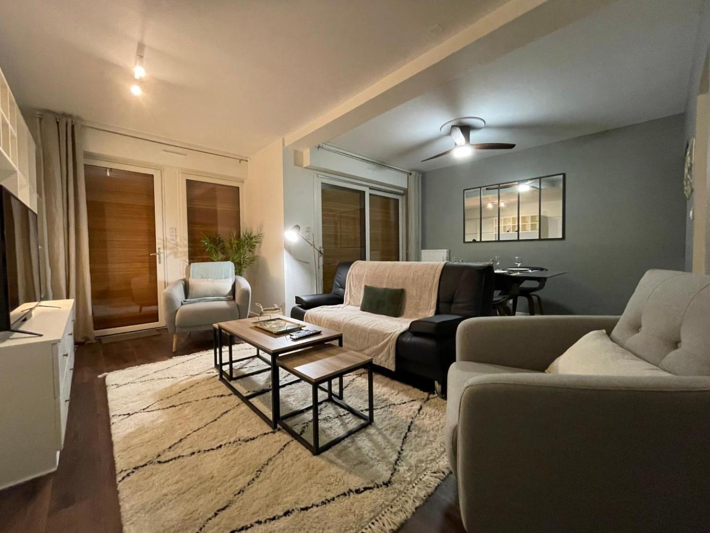 Le Patio De La Reine Berthe - Parking Included Apartment Шартър Екстериор снимка